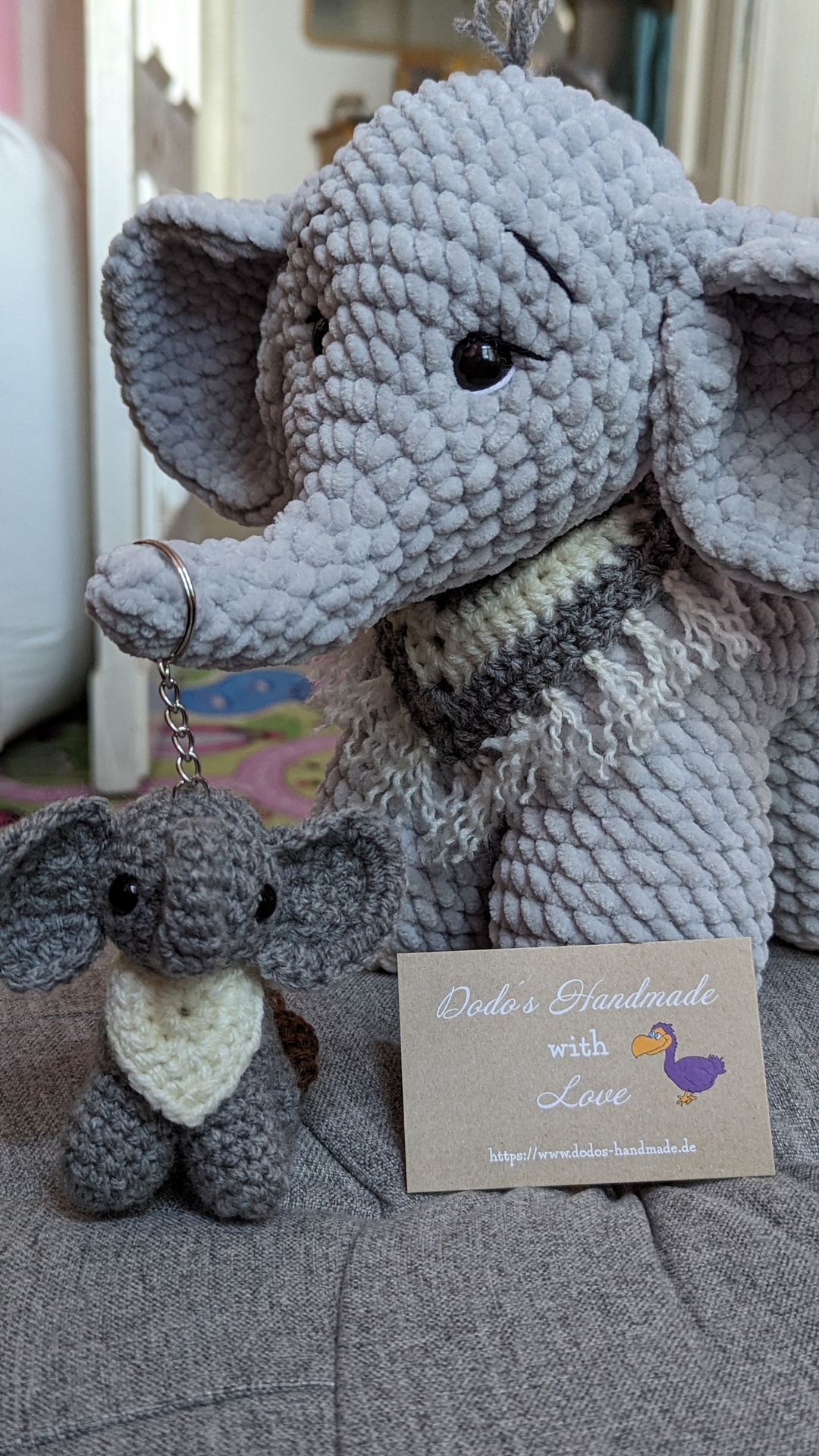 Süße Elefantin mit Baby